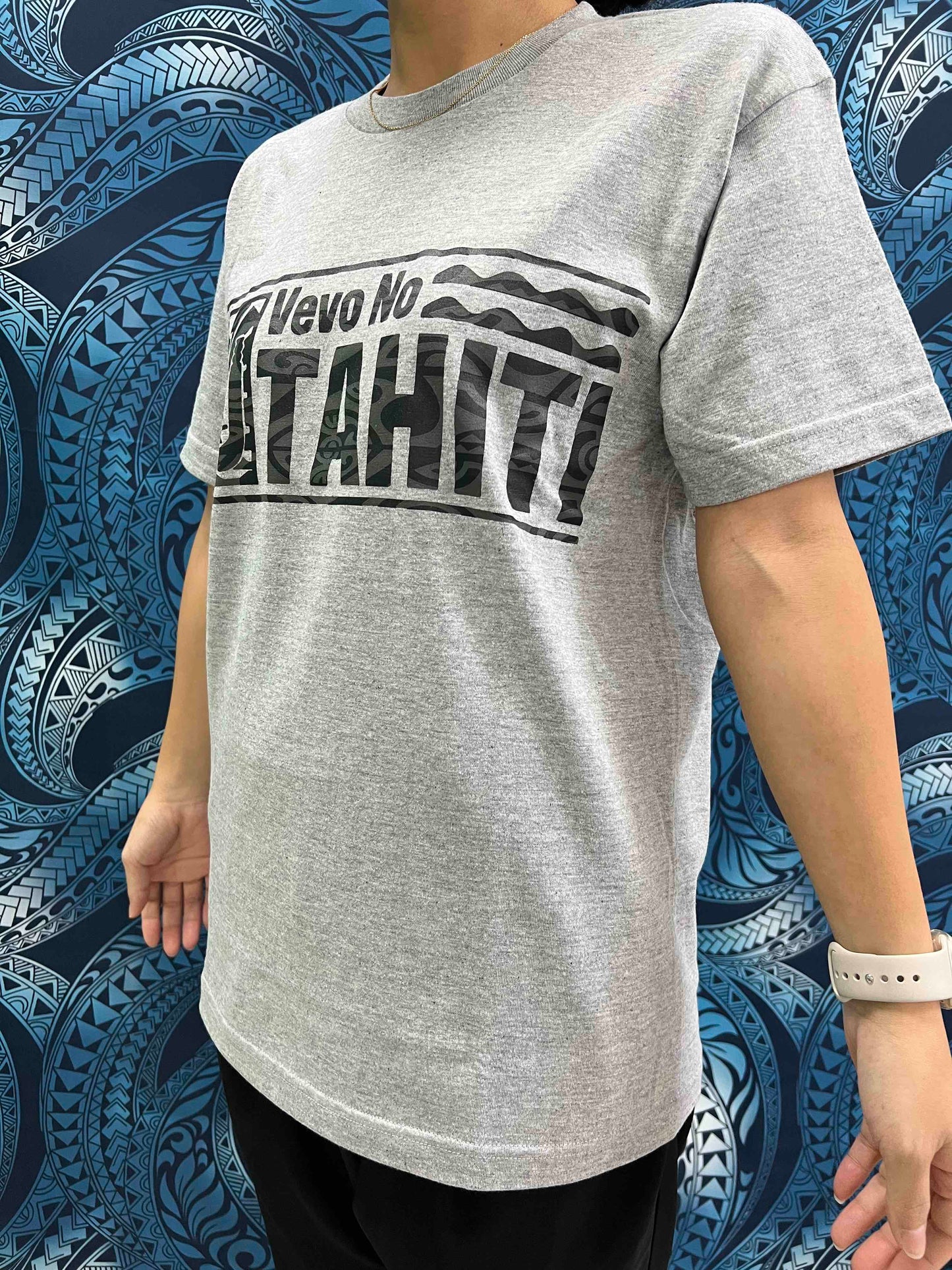 Vevo no Tahiti -Toru- Tシャツ