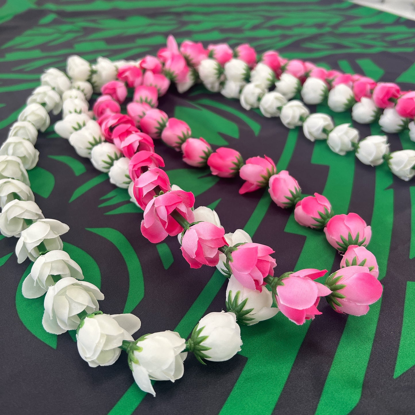 Lokelani lei (mini rose lei)