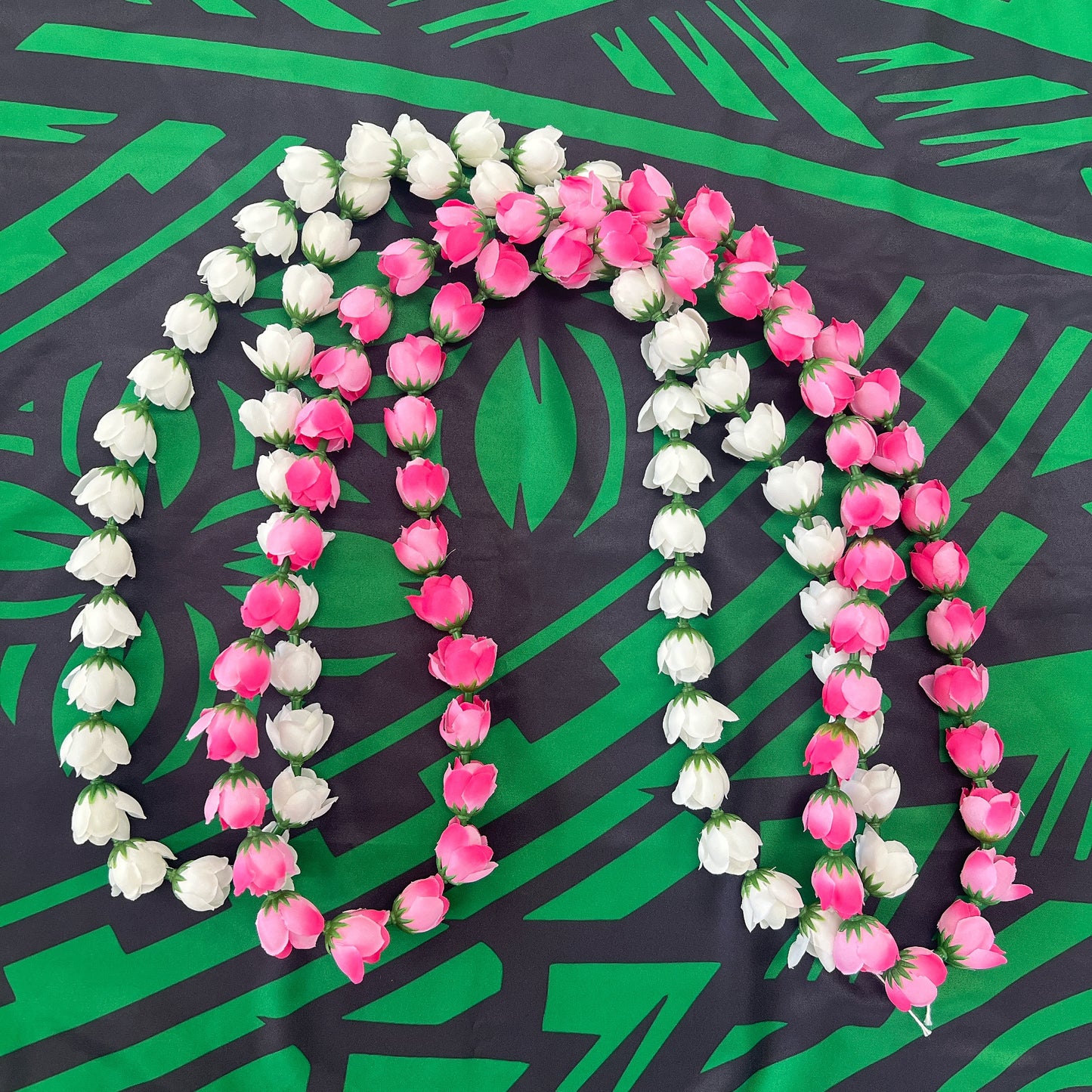 Lokelani lei (mini rose lei)