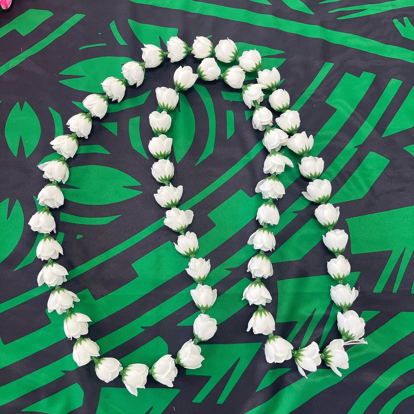 Lokelani lei (mini rose lei)