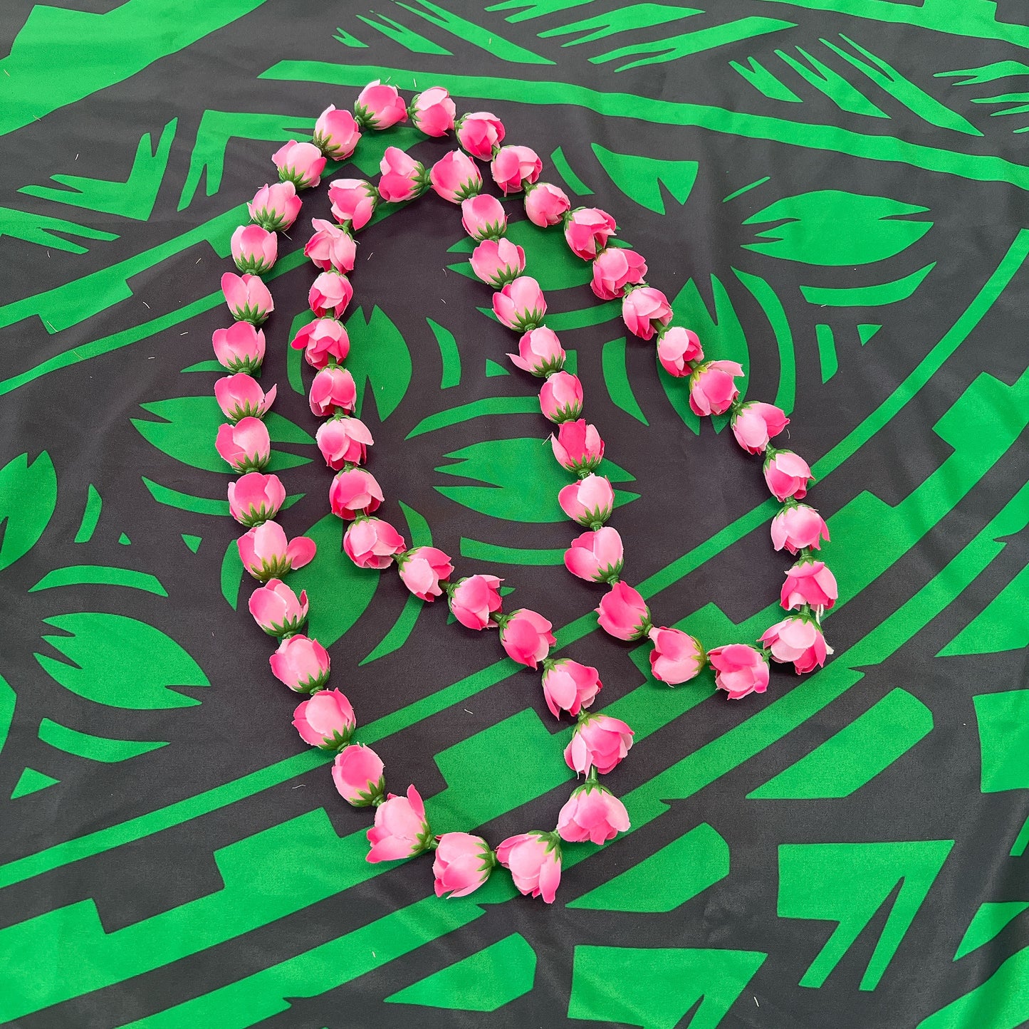 Lokelani lei (mini rose lei)