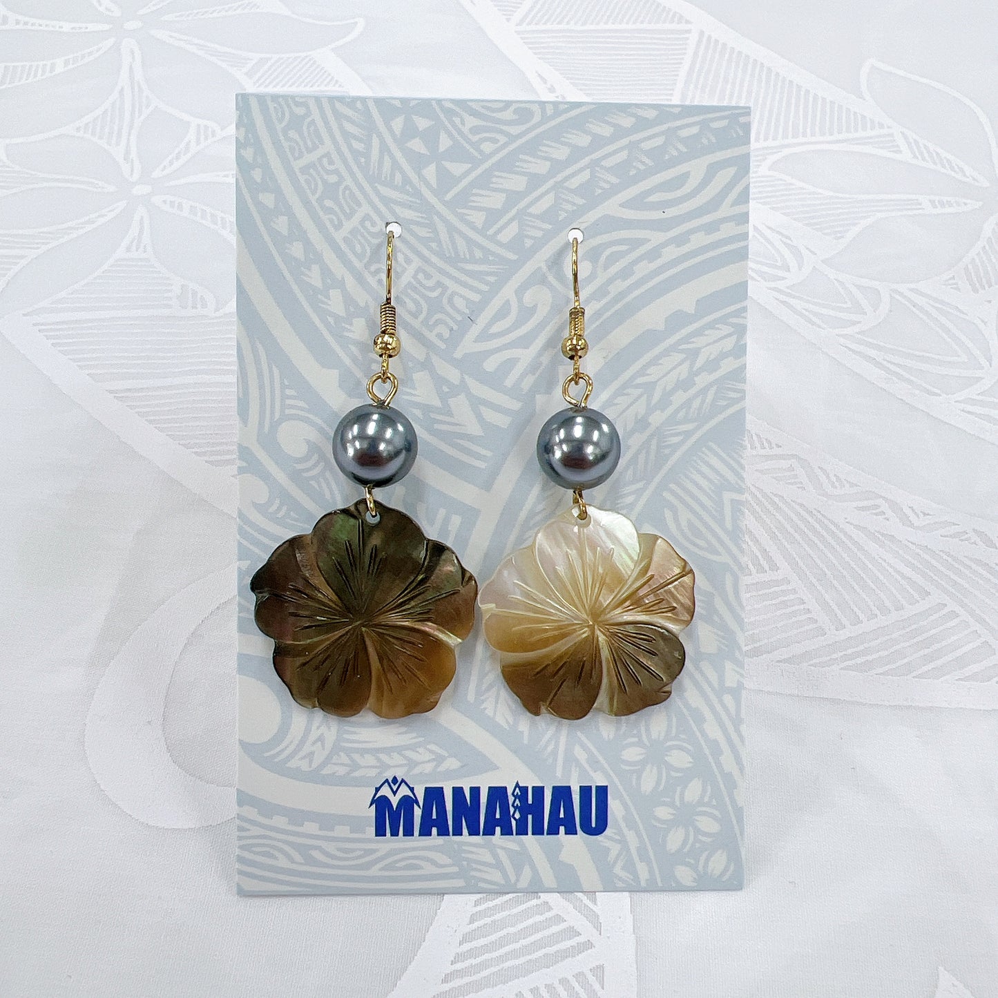 Shell earrings with pearls