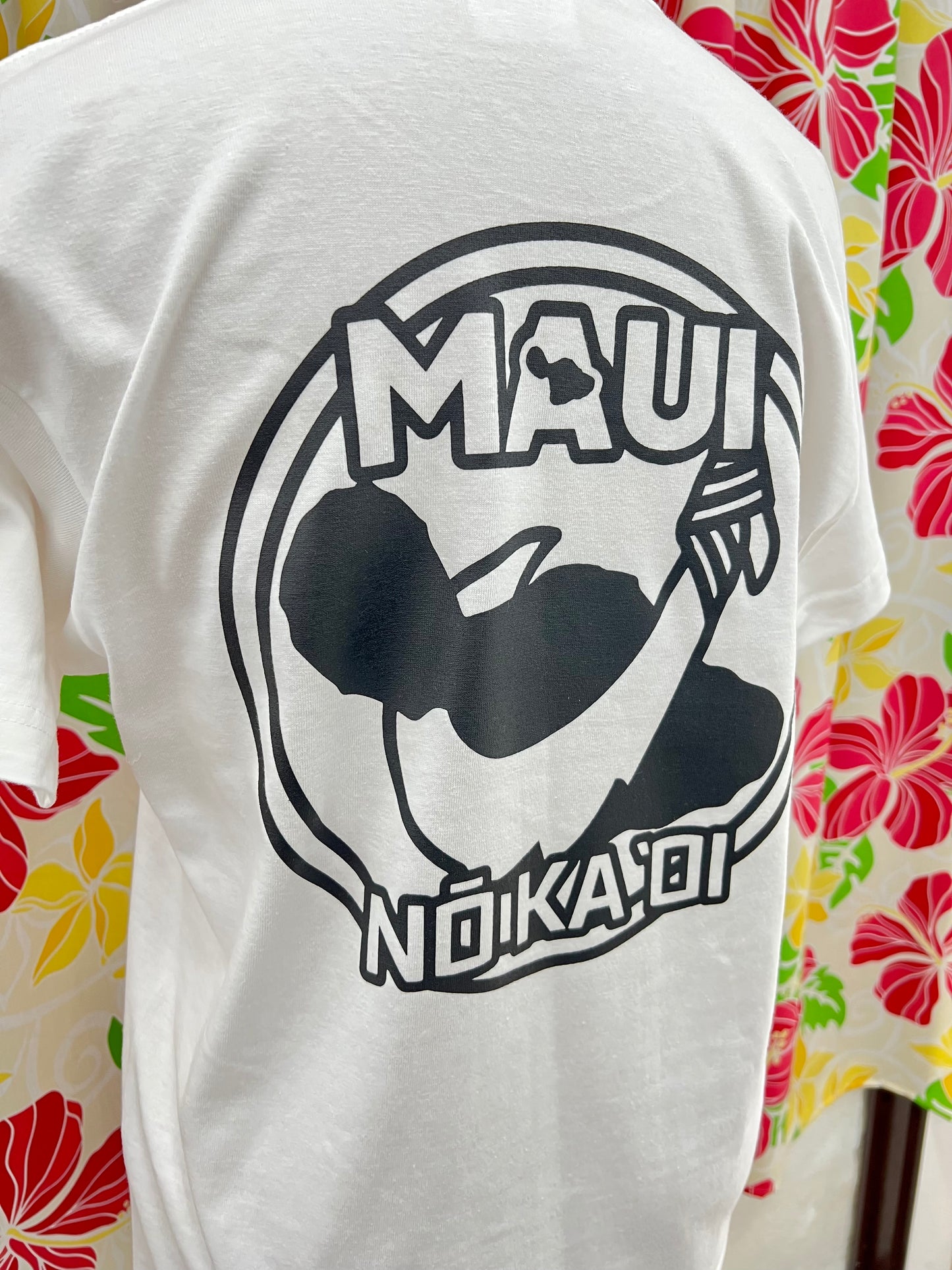 Maui Nō Ka `Oi Tシャツ