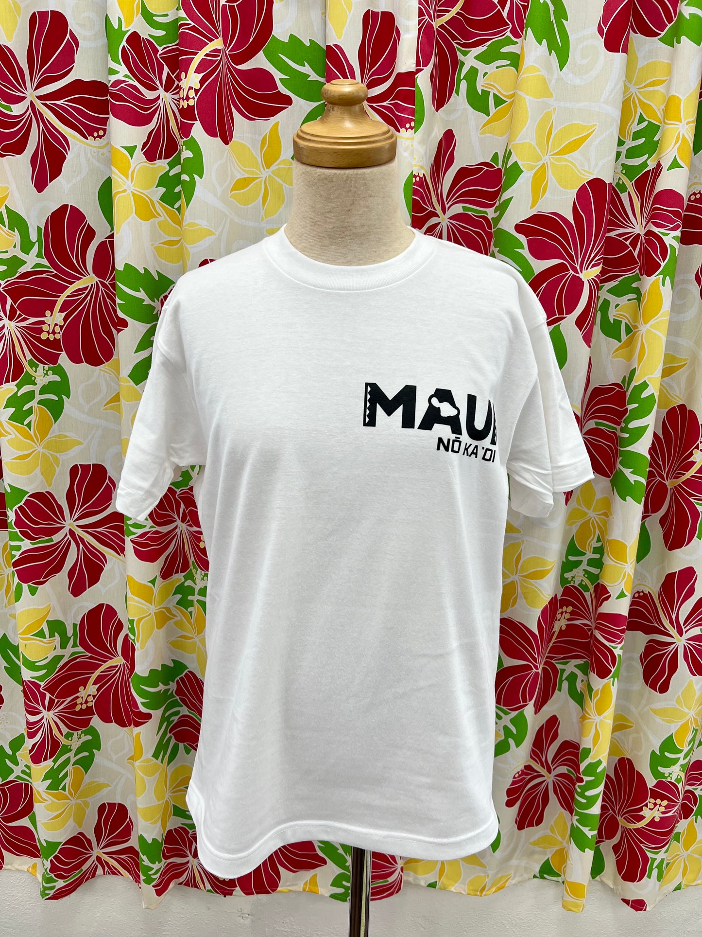 Maui Nō Ka `Oi Tシャツ