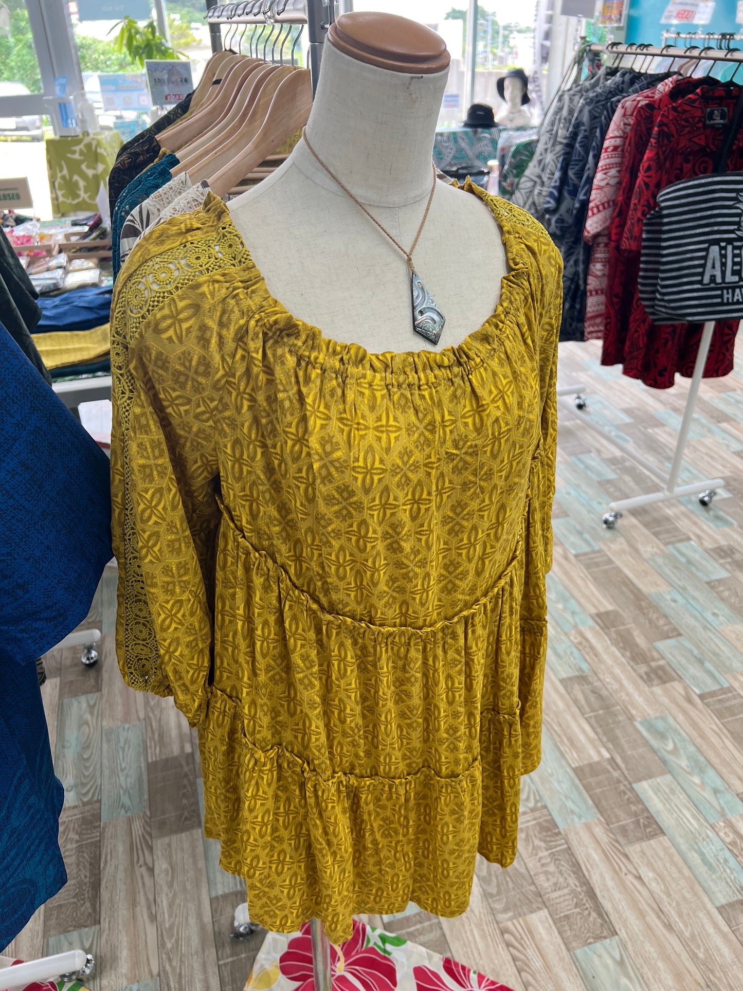 HOKU off-the-shoulder dress