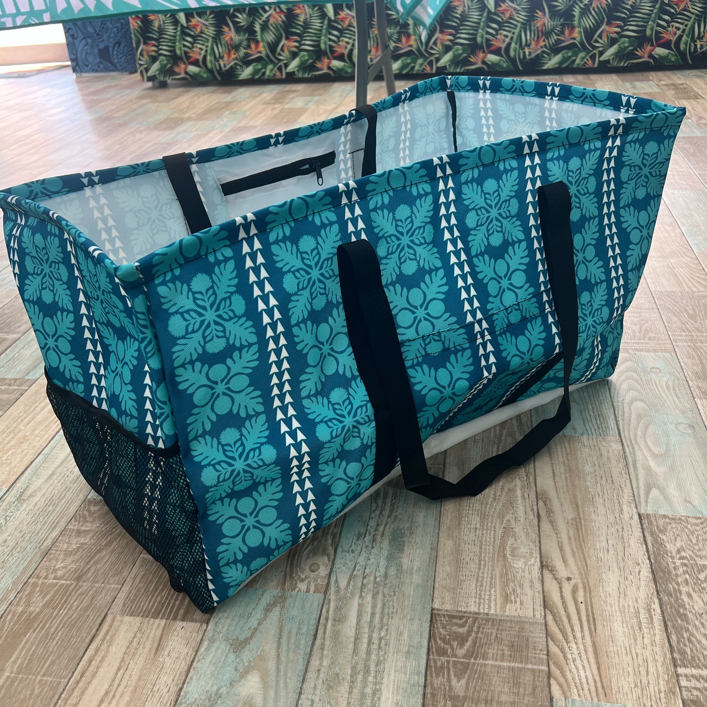 Polynesian long wallet