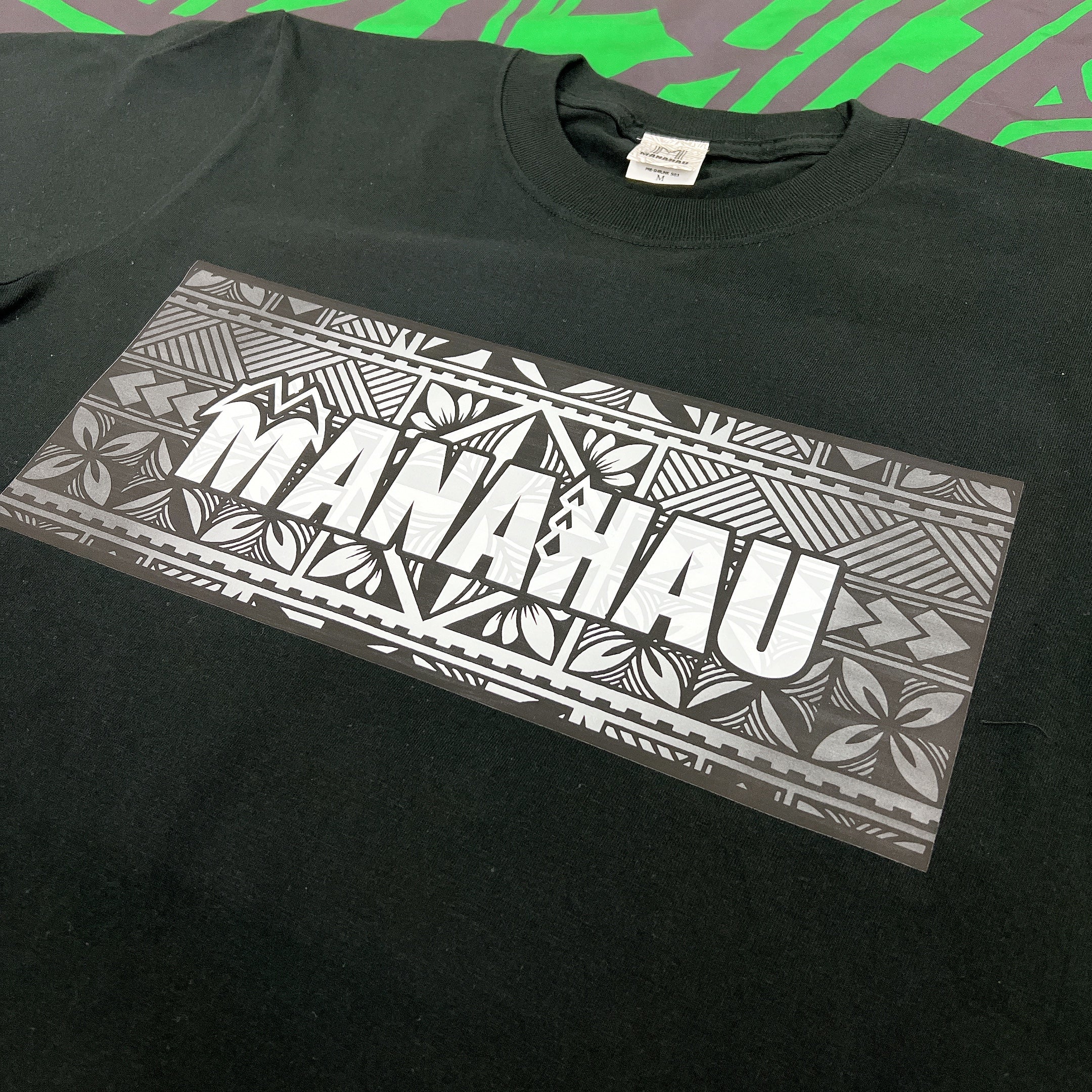 MANAHAU Pua Block Logo Tシャツ – MANAHAU Okinawa