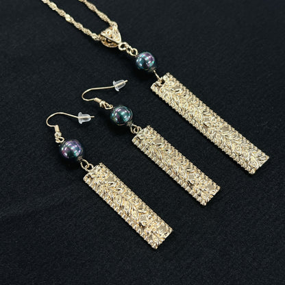 Necklace and earrings set